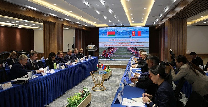 Belarusian FM meets with business community of Mongolia