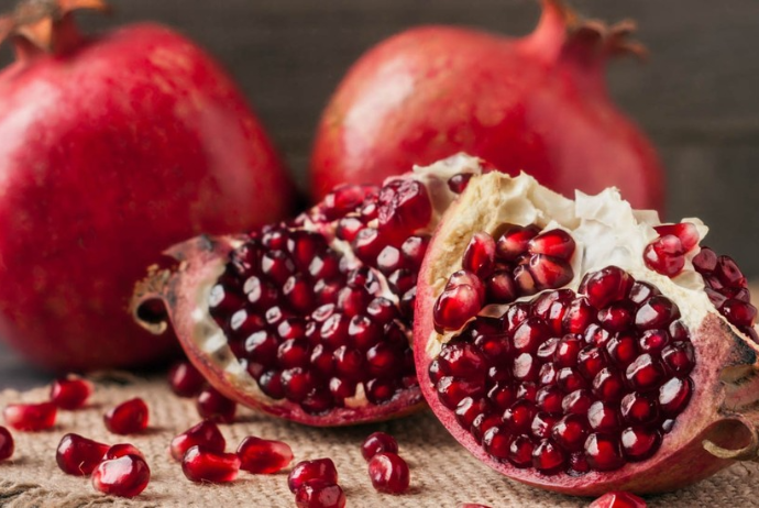 Azerbaijan's pomegranate exports decrease