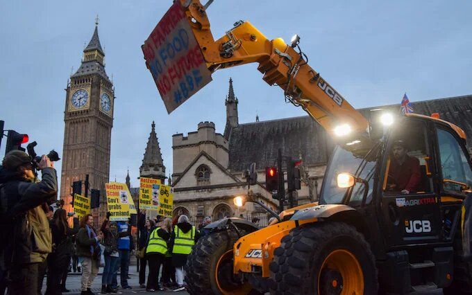 Farmers bring tractor protest to Westminster, causing chaos in central London