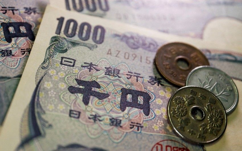 Japanese currency falls to 34-year low