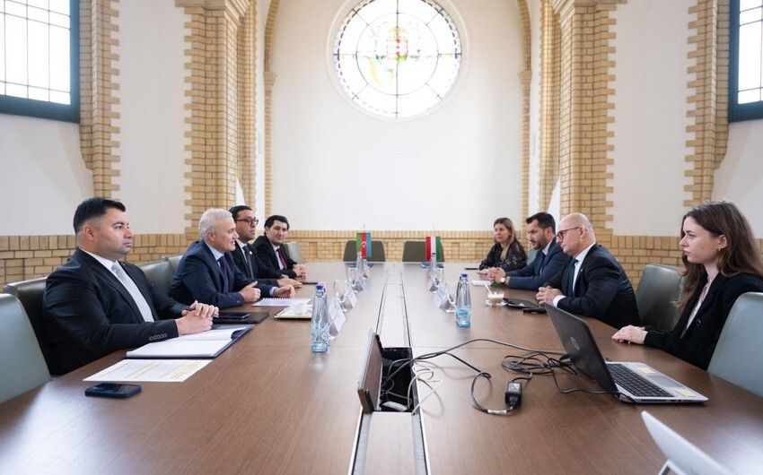 Azerbaijan, Hungary sign MoU to promote competition in various fields [PHOTO]