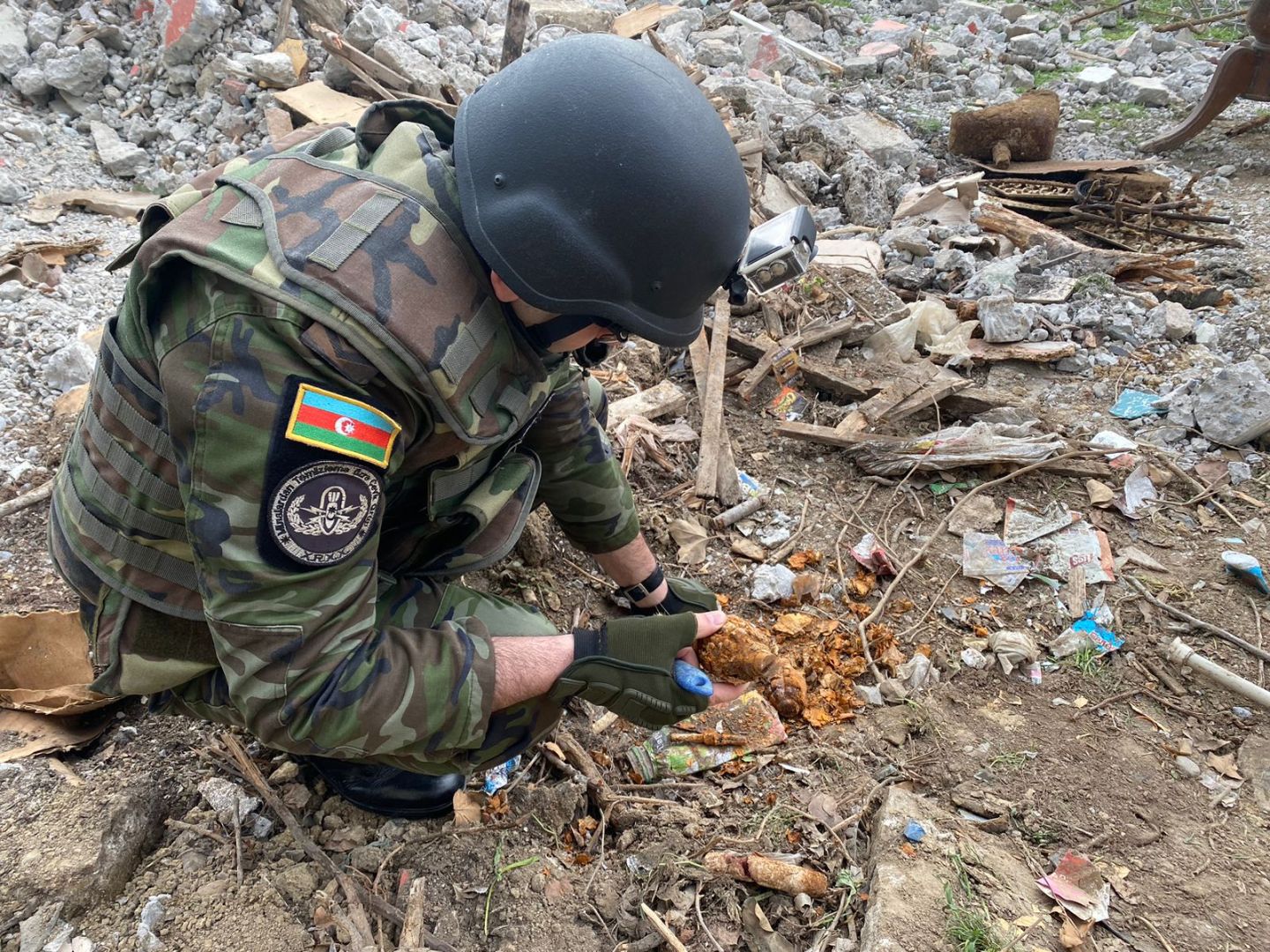 Hand grenade and UZRQM explosive device discovered in Baku [VIDEO]