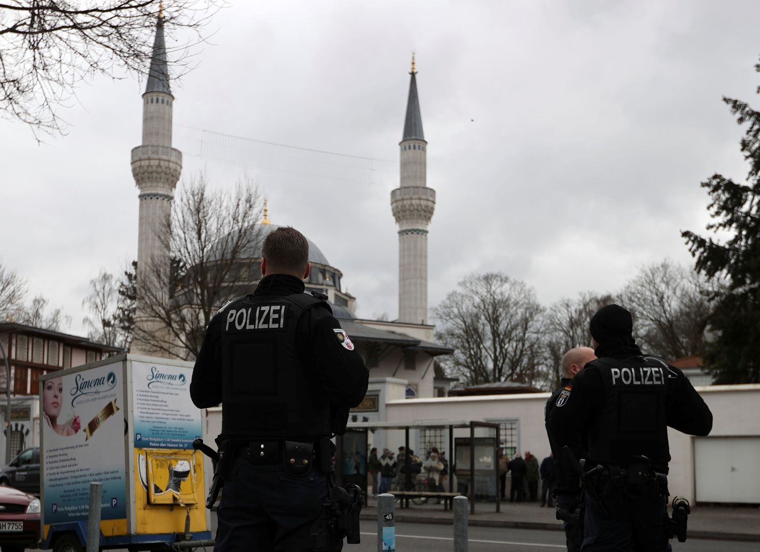 Muslim woman faces police brutality in Berlin [PHOTOS/VIDEO]