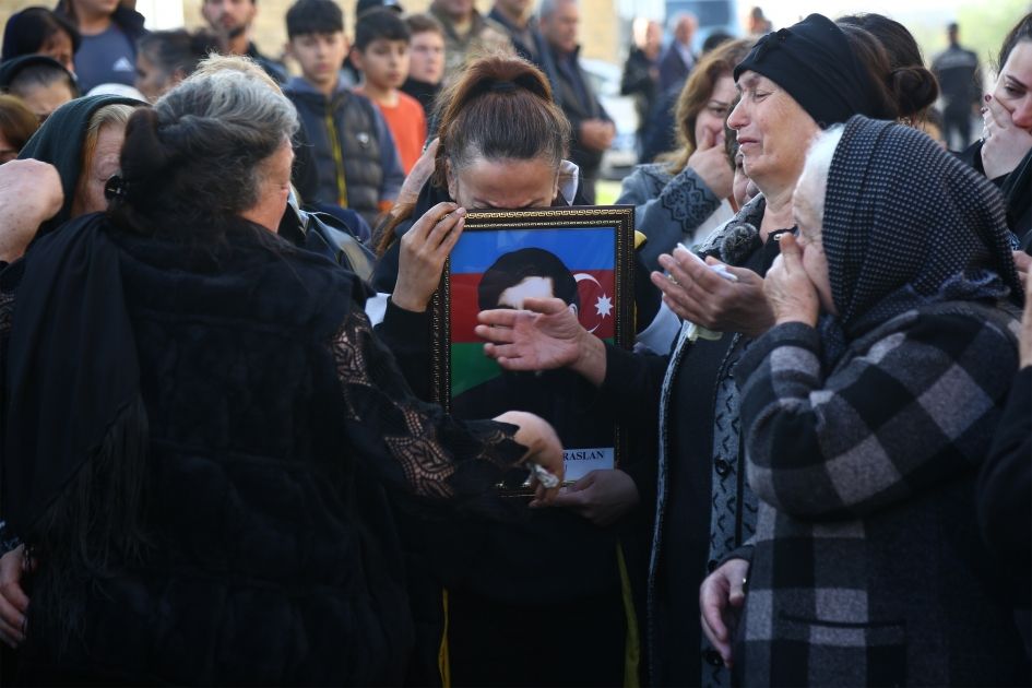 Khojaly mass grave victims laid to rest in Martyrs' Alley [UPDATE]