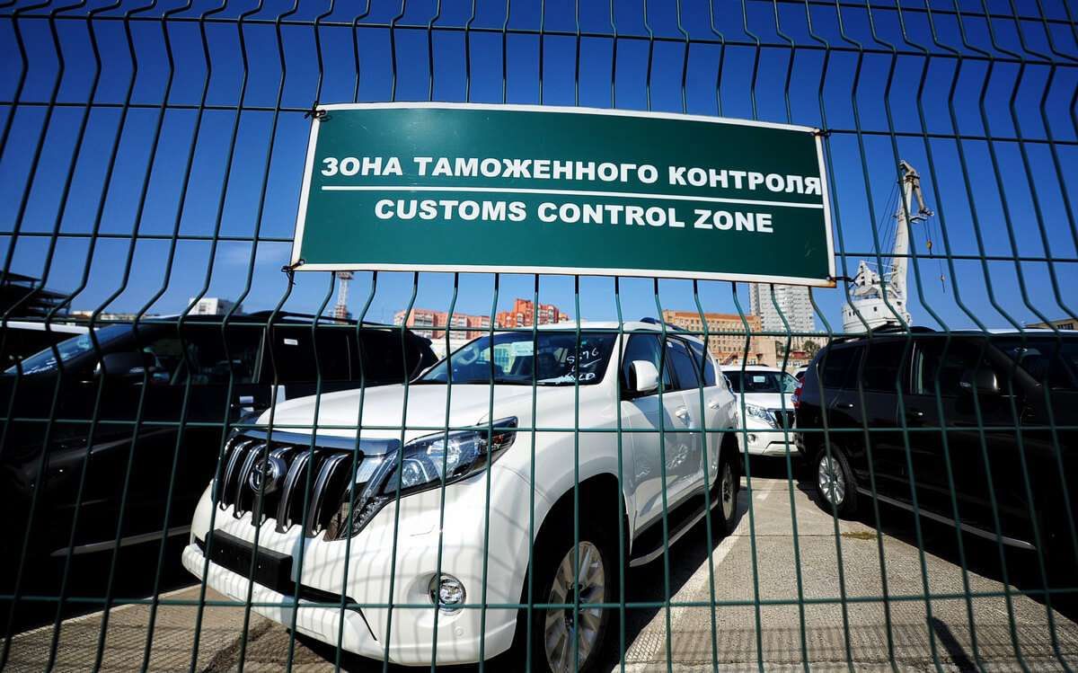Uzbekistan seeks to halt individual imports of cars for commerce