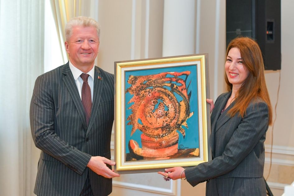 Belarusian artists demonstrate stunning art pieces in Baku [PHOTOS]