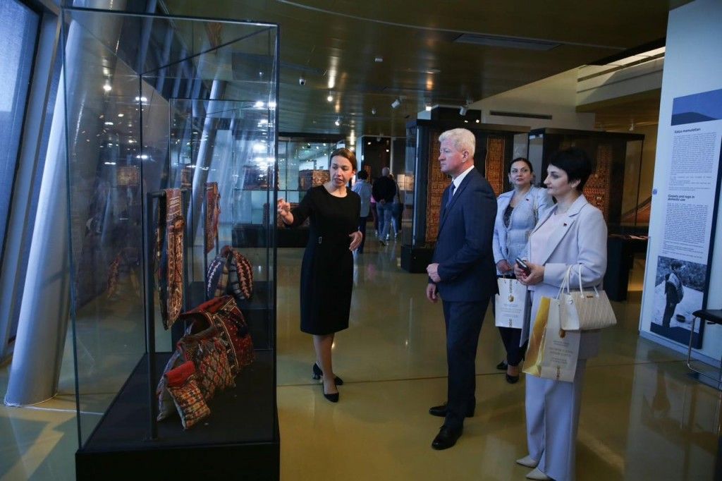 Belarusian Culture Minister visits National Carpet Museum [PHOTOS]