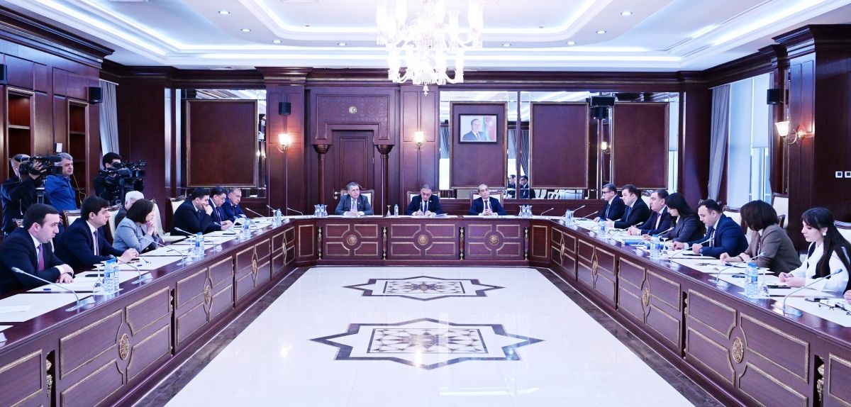 Azerbaijani Parliament discusses draft law on municipalities at plenary session [PHOTOS]