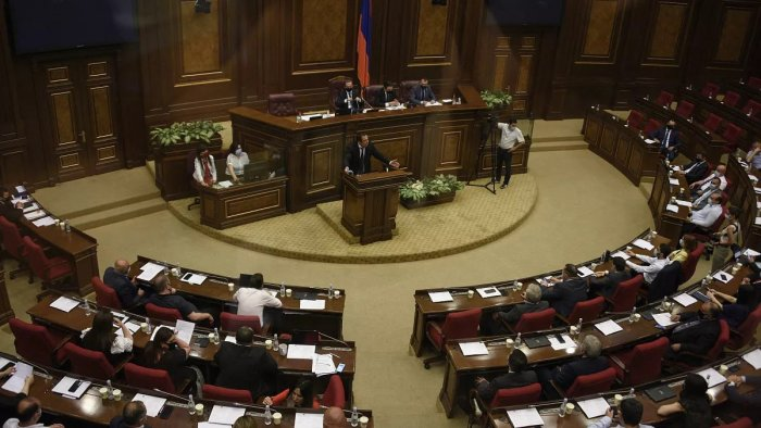 Armenian parliament discusses delimitation of border with Azerbaijan