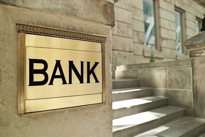 Azerbaijan names bank branches to operate on upcoming holidays