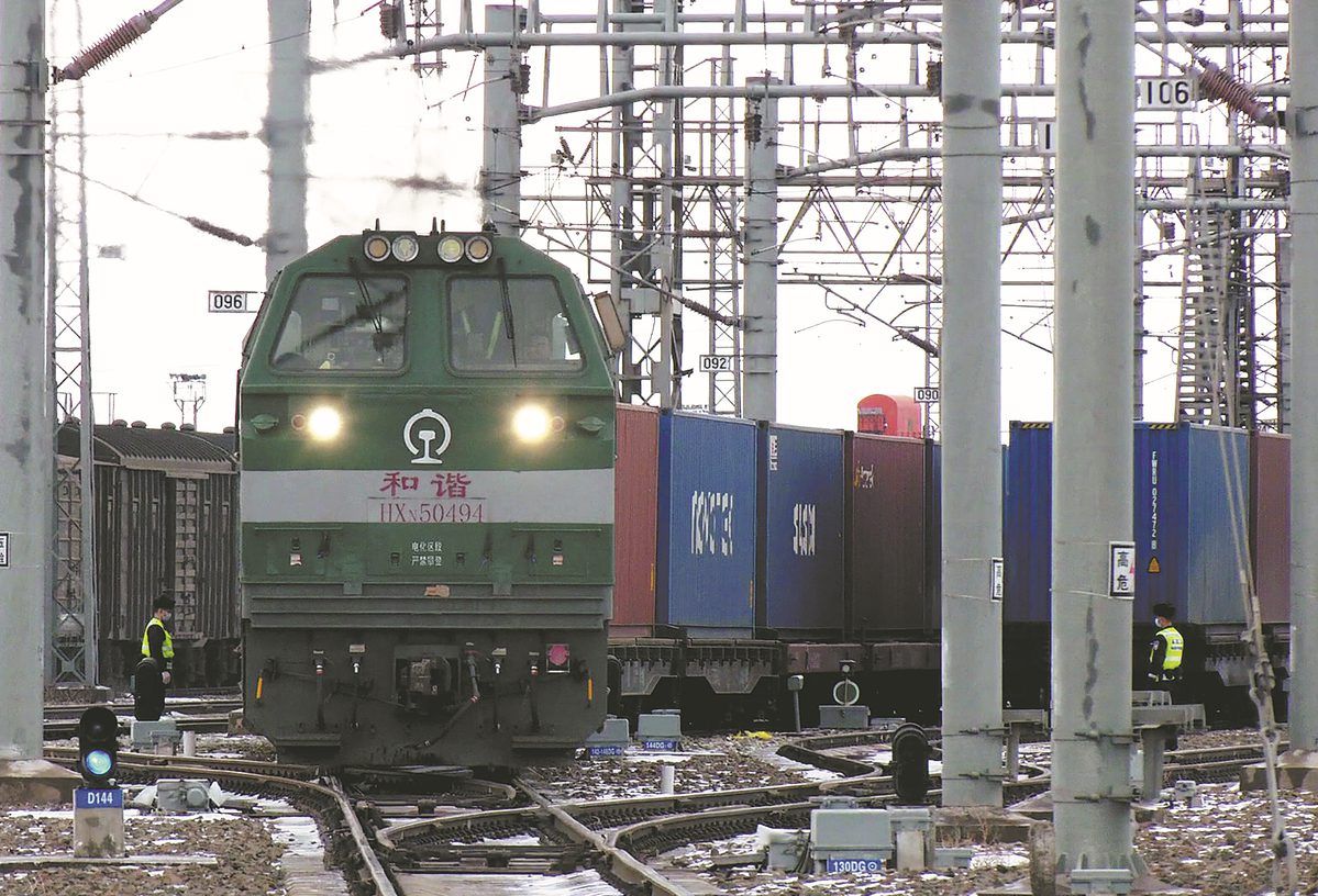 Xinjiang's railway ports handle over 4,000 China-Europe freight train trips