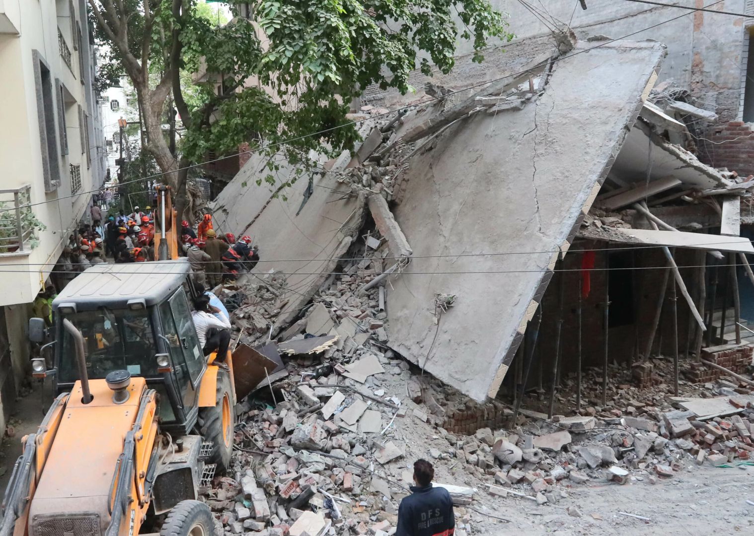 2 killed in building collapse in north India