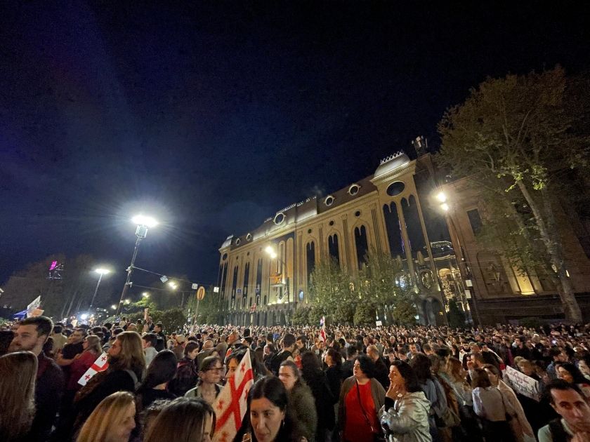 Protesters in Tbilisi march to government house