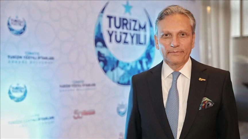 Türkiye 2024'te 60 milyon turistle 60 milyar dolar turizm geliri hedefliyor