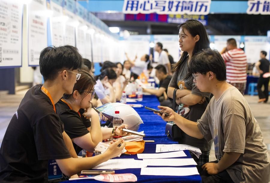 China's job market stable, 3.03 mln new urban jobs added in Q1