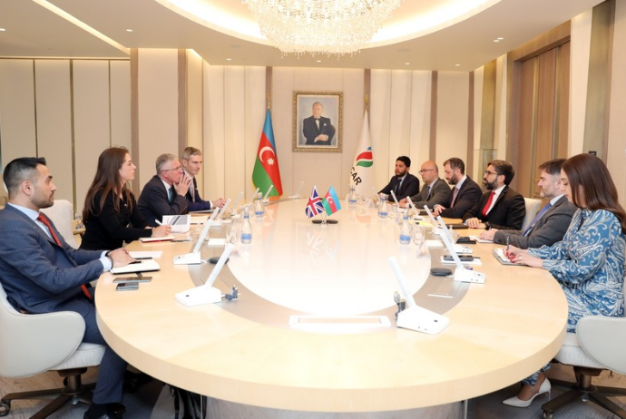 President of SOCAR discusses cooperation issues with British officials