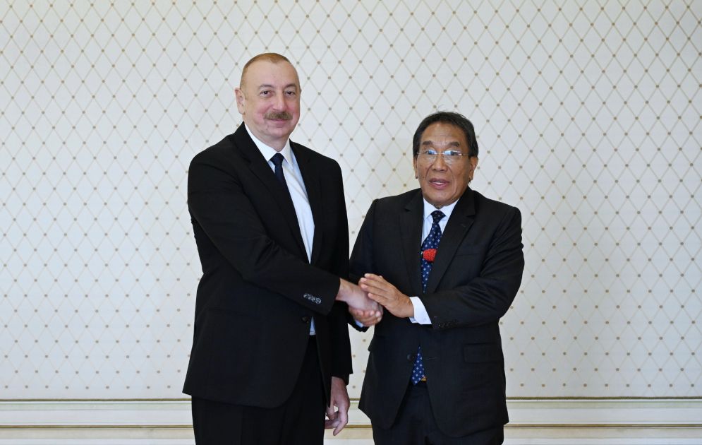 President Ilham Aliyev receives President of Senate of Malaysian Parliament [PHOTOS]