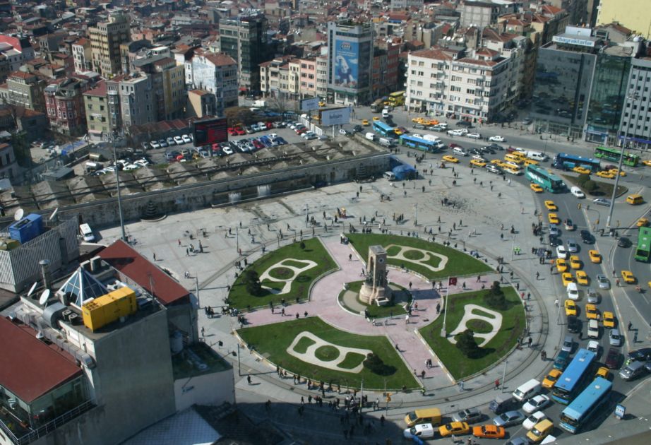 Demonstration banned in Istanbul's Taksim Square