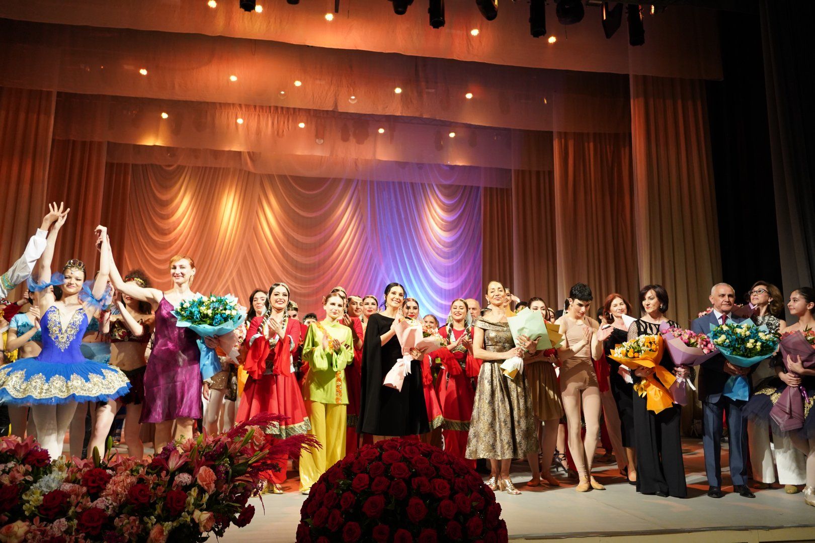 Baku Choreography Academy holds huge celebration of dance art [PHOTOS/VIDEO]