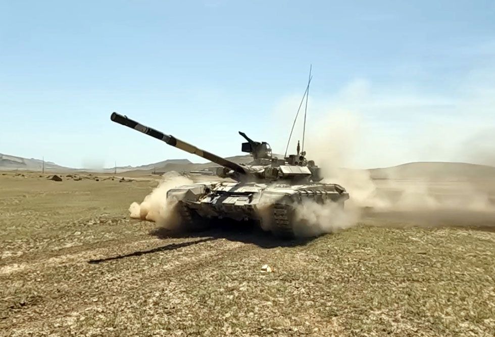 Azerbaijan's Tank units hold intensive combat training sessions [VIDEO]
