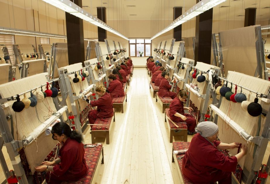 Preserving heritage: Azerbaijan honors carpet weavers with "Carpet maker's day