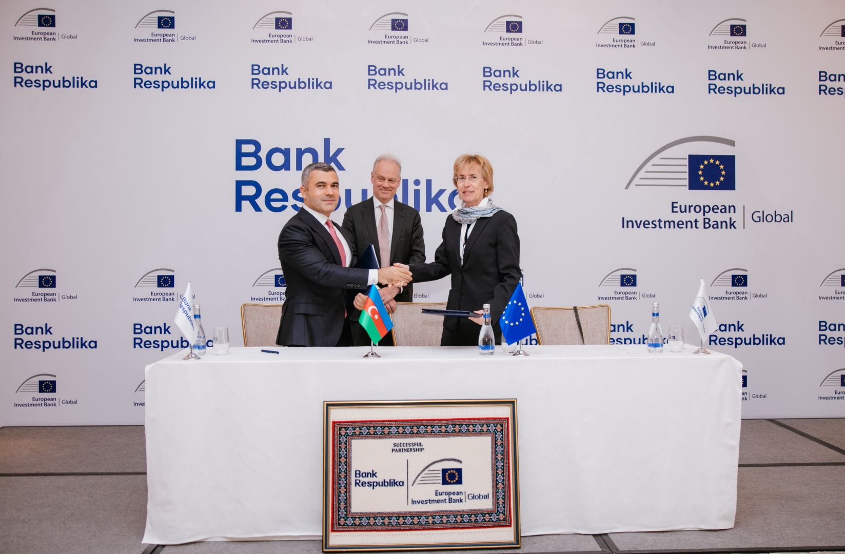 EIB signs credit agreement with Azerbaijani bank