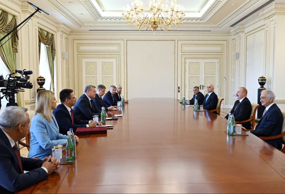 President Ilham Aliyev receives Governor of Astrakhan Oblast of Russian Federation [PHOTOS/VIDEO]