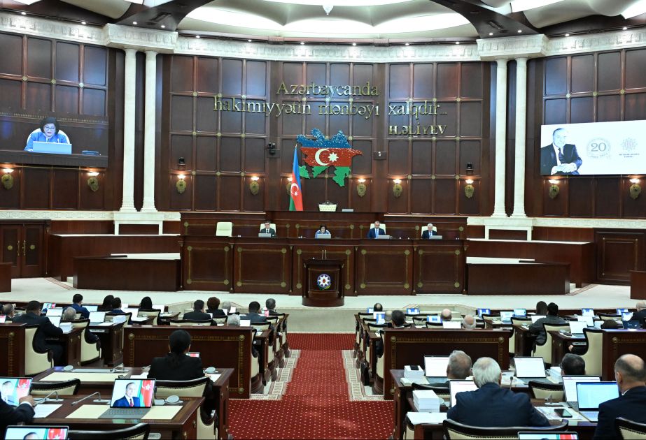 Azerbaijani Parliament makes amendments to Law On Education