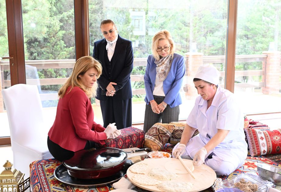 Bulgarian First Lady acquainted with food samples of Azerbaijani national cuisine