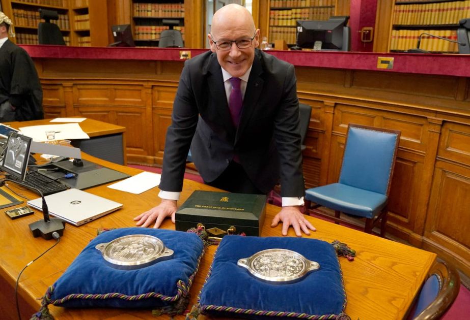 Scotland's new first minister officially sworn in