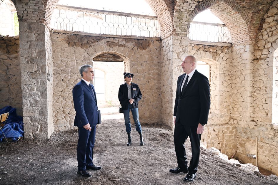 President Ilham Aliyev inspects restoration works at Chol Gala Mosque in Shusha [PHOTOS]