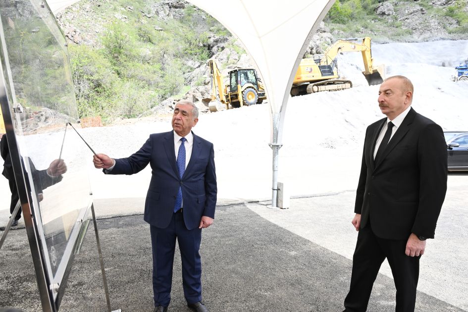 President Ilham Aliyev inspects progress of construction of Khankendi-Shusha-Lachin highway [PHOTOS]