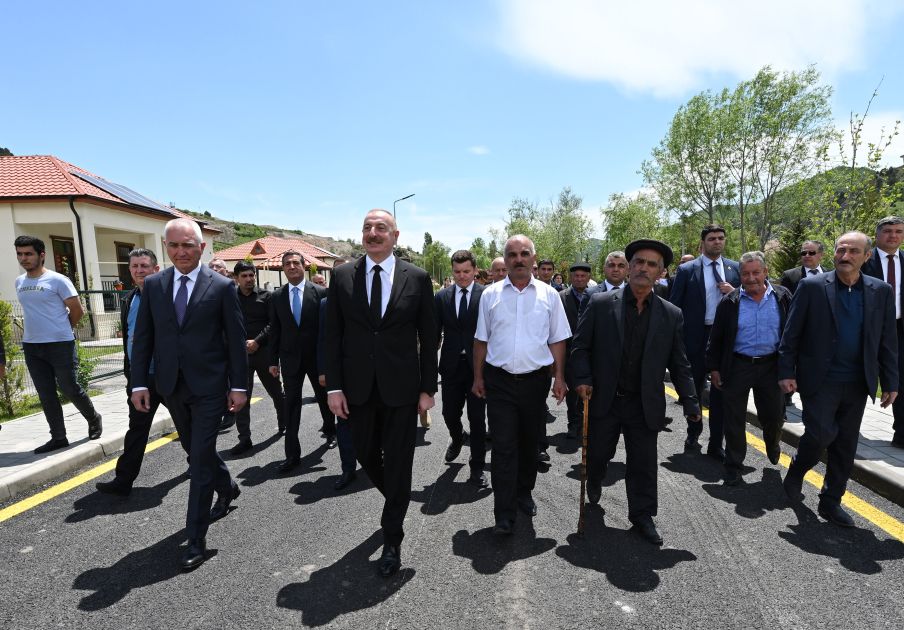President Ilham Aliyev meets with residents who had relocated to Sus village in Lachin