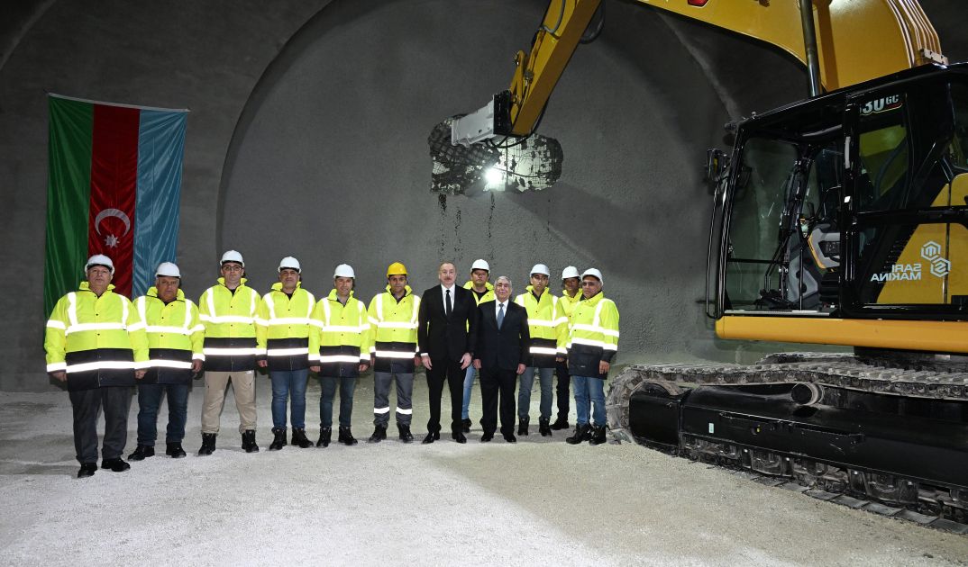 President Ilham Aliyev inspects progress of construction of Ahmadbayli-Fuzuli-Shusha highway [PHOTOS]