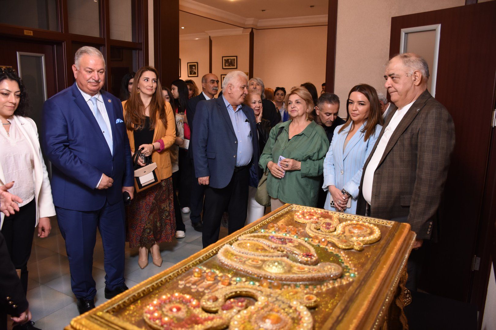 Baku Yunus Emre Institute displays stunning art pieces [PHOTOS]
