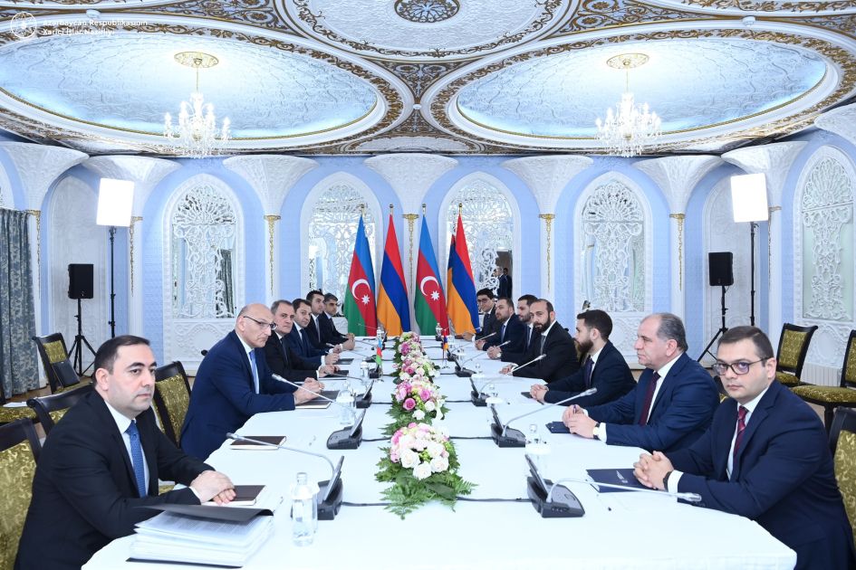 Foreign ministers of Azerbaijan and Armenia hold peace talks in Almaty [PHOTOS]