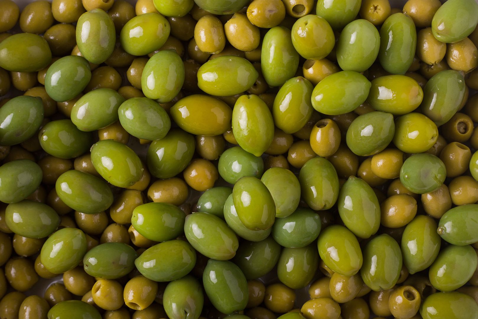 Azerbaijan reduces olives imports from Turkiye