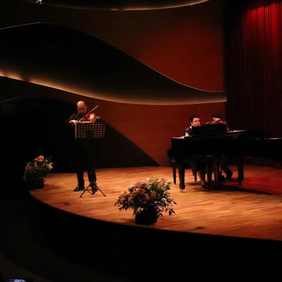 Milli musiqiçilər klassik musiqi ilə tamaşaçıları valeh edir [FOTOLAR]