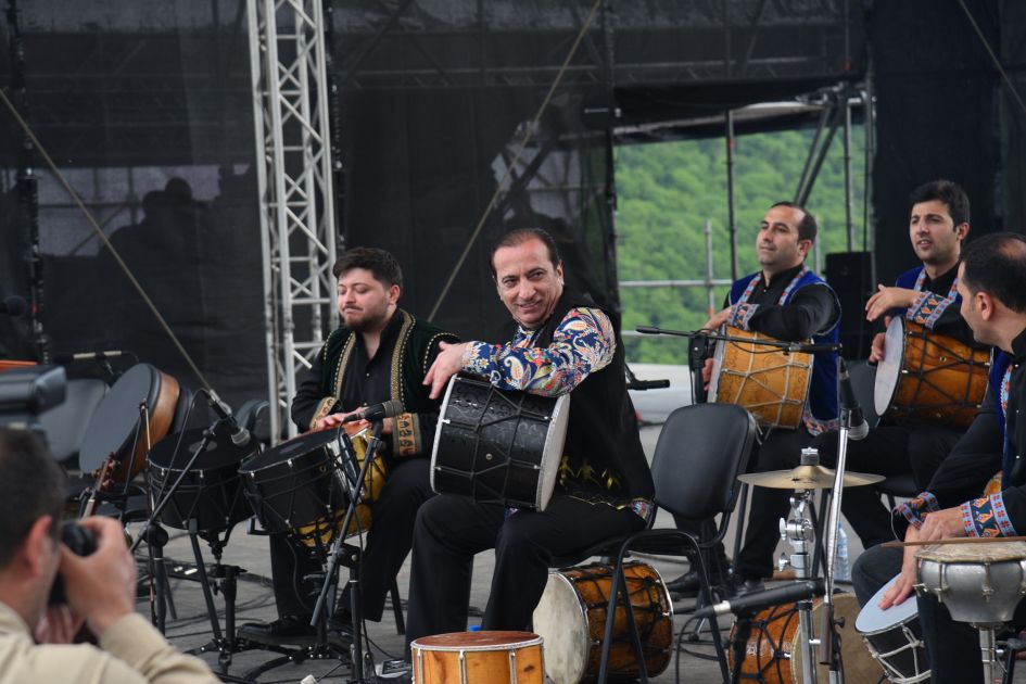 Azerbaijani, Uzbek and Guinean musicians shine at Kharibulbul Music Festival [PHOTOS]