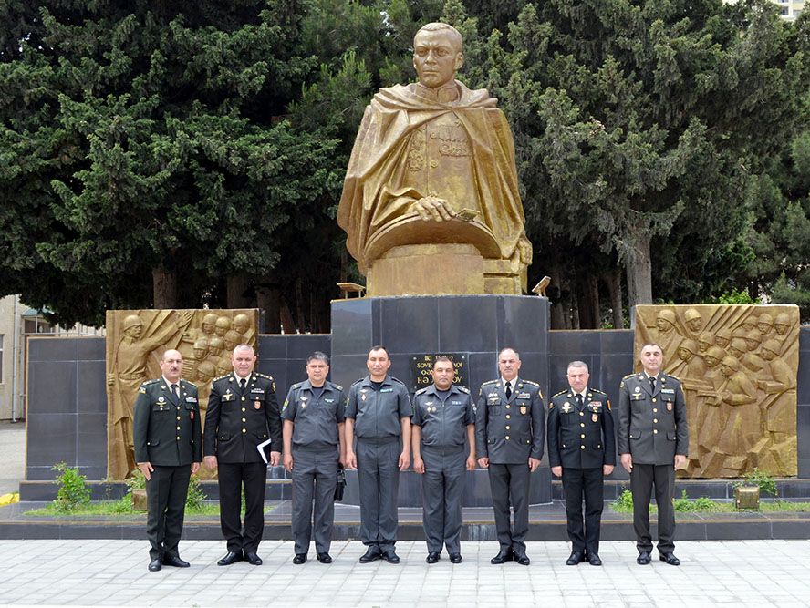 Azerbaijani, Uzbek military specialists hold woking meeting [PHOTOS]