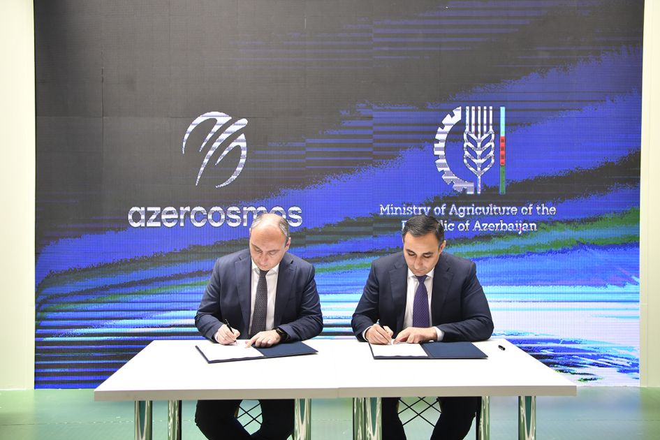 Ministry of Agriculture, Azerkosmos ink co-op deal at Caspian Agro