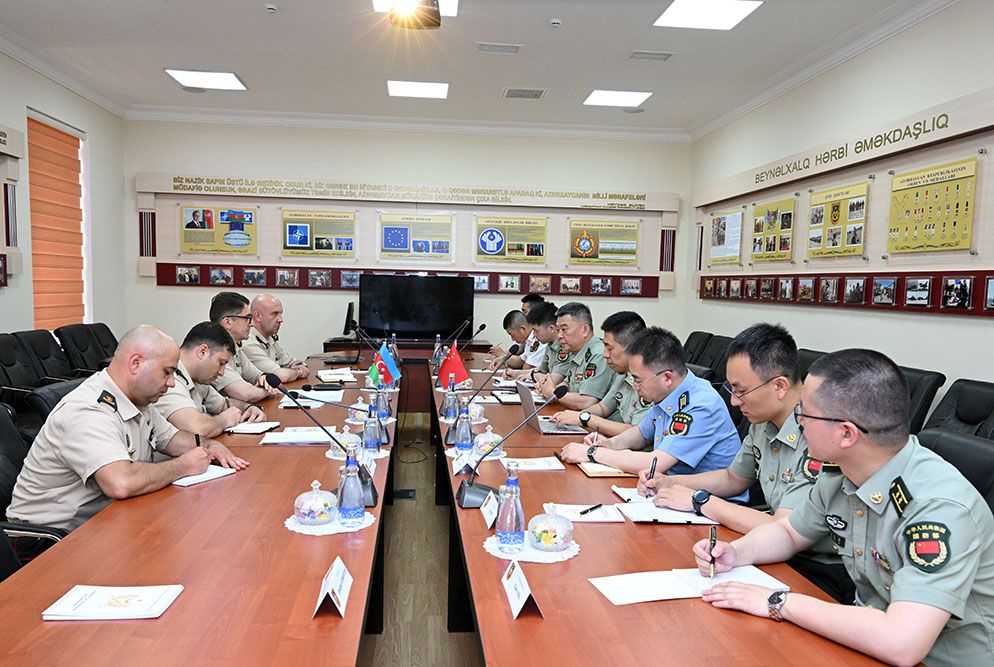 Chinese military delegation continues visit to Azerbaijan