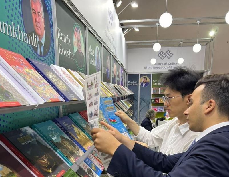 Azerbaijani literature promoted at world's second largest book fair [PHOTOS]