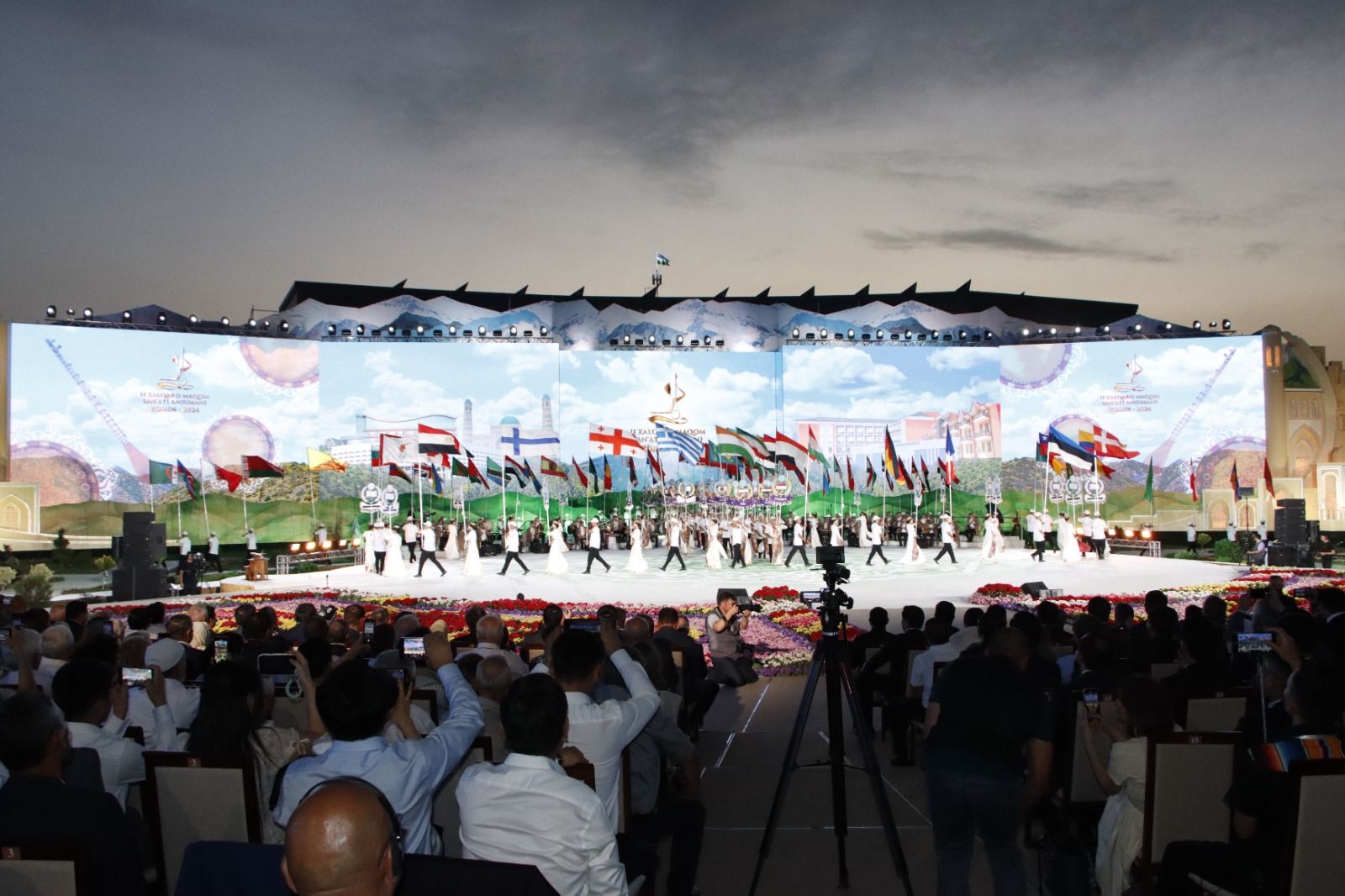 Azerbaijan represented at Maqom Art Int'l Forum [PHOTOS]