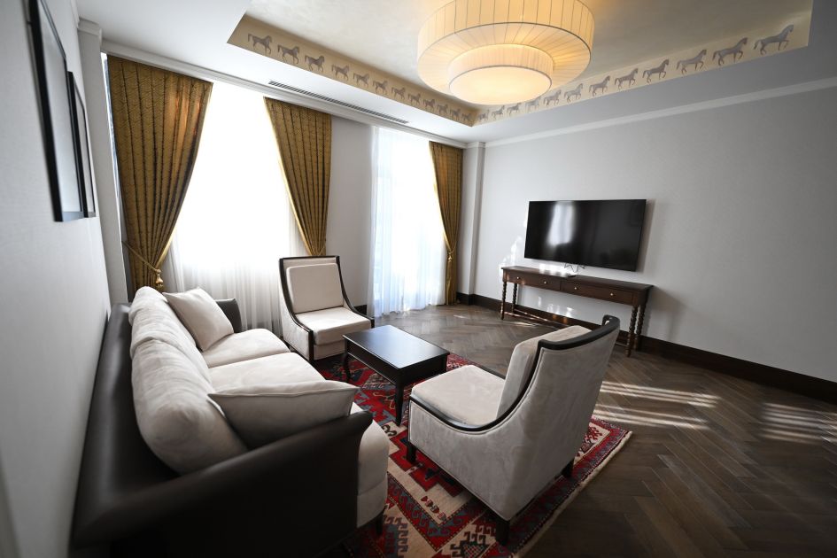 Slider Image 1
