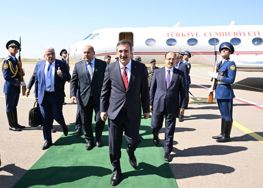 Turkish Vice President arrives on visit to Azerbaijan