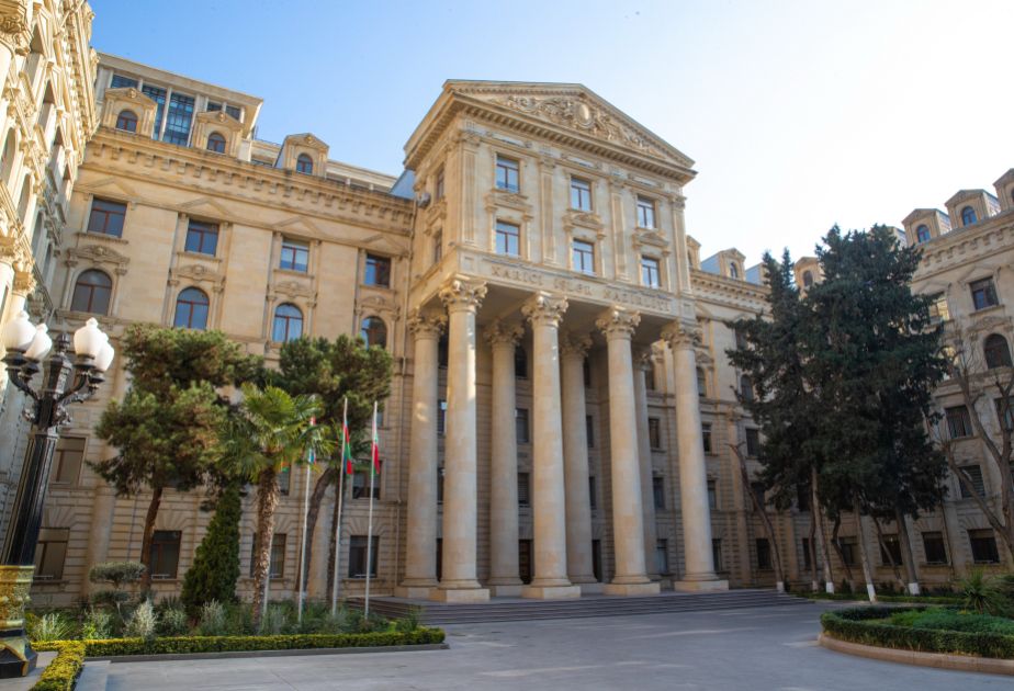 Azerbaijan's Jeyhun Bayramov leaves for business trip to US