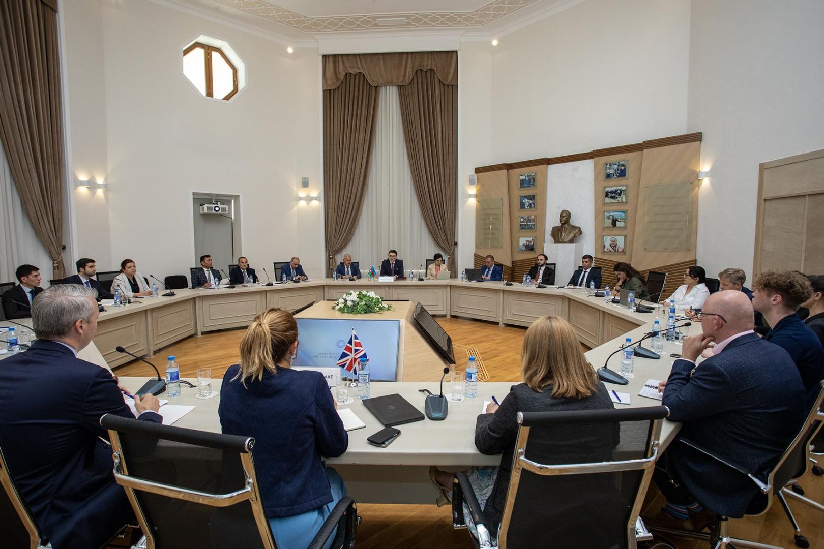 Azerbaijan & Great Britain discuss transition to Green Energy [PHOTOS]