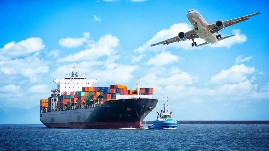Azerbaijan sees growth in railway cargo and passengers while sea cargo volume falls
