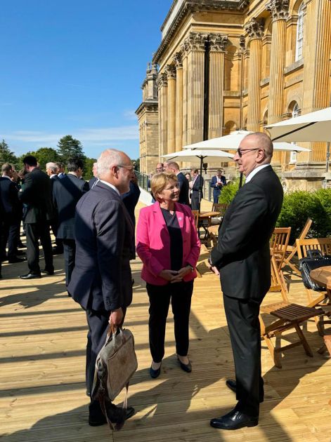 President Ilham Aliyev talks to President of Switzerland Viola Amherd in Oxford [PHOTOS/VIDEO]